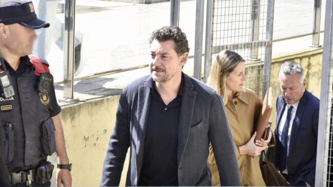 La defensa de Andic asegura que mensajes como 'matar al padre' son «metafóricos»