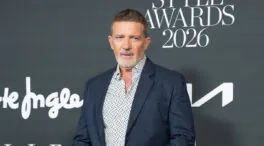 Antonio Banderas, 65 años: «Me levanto a las seis de la mañana, desayuno un té verde y me pongo a hacer yoga»