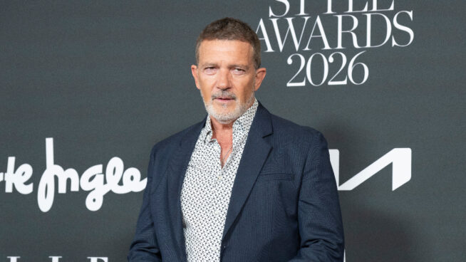 Antonio Banderas, 65 años: «Me levanto a las seis de la mañana, desayuno un té verde y me pongo a hacer yoga»