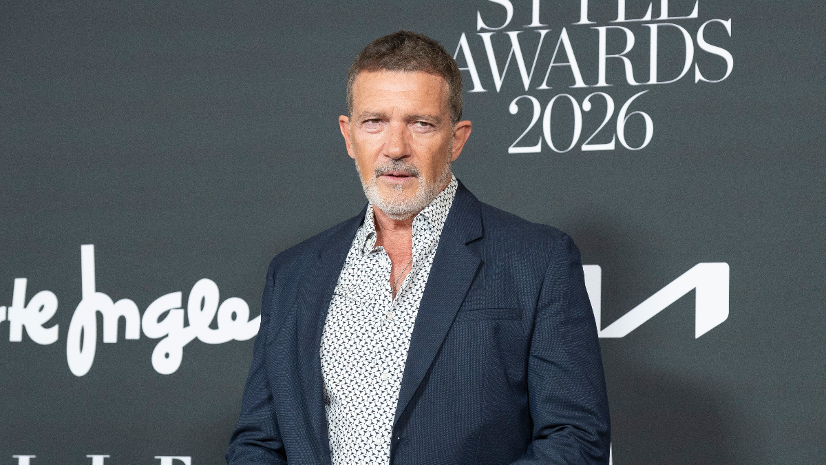 Antonio Banderas, 65 años: «Me levanto a las seis de la mañana, desayuno un té verde y me pongo a hacer yoga»