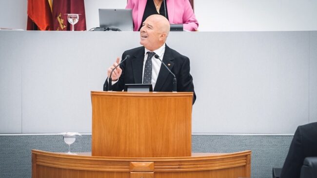 Un diputado de Vox en Murcia: «El comunismo ha sacado las conductas LGTBI del catálogo de trastornos y las ha metido en el de derechos»