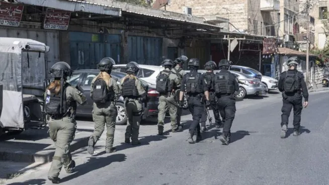 Un muerto y cinco heridos en un ataque múltiple con arma de fuego en distintos puntos de Israel
