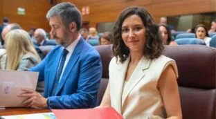 VÍDEO | Ayuso acusa a Mar Espinar de ser la «representante de la corrupción» de España en la Asamblea de Madrid