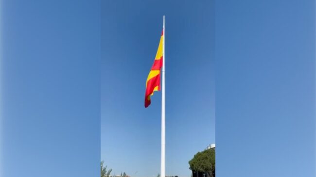 VÍDEO | Izan la bandera más grande de España en la presentación oficial del nuevo circuito de F1 en Madrid