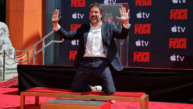 Bardem deja sus huellas en el Teatro Chino de Hollywood y reivindica su legado familiar