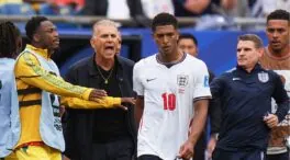 Indignación con Bellingham por la ‘Ley Vinicius’: se tapó la boca para hablar al rival y no vio la roja
