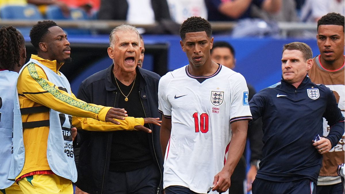 Indignación con Bellingham por la ‘Ley Vinicius’: se tapó la boca para hablar al rival y no vio la roja
