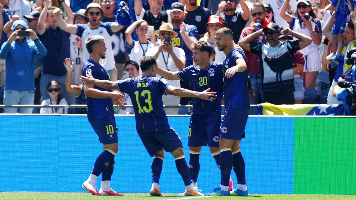Bosnia pone pie y medio en dieciseisavos tras imponerse a la Catar de Julen Lopetegui