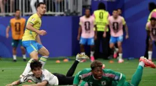 Martinelli firma el milagro de Brasil en el descuento tras remontar a Japón