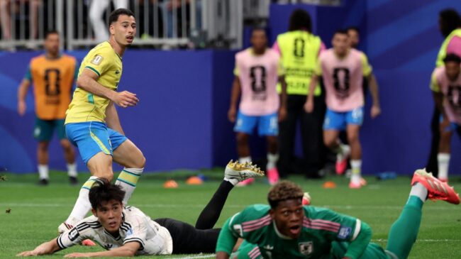 Martinelli firma el milagro de Brasil en el descuento tras remontar a Japón