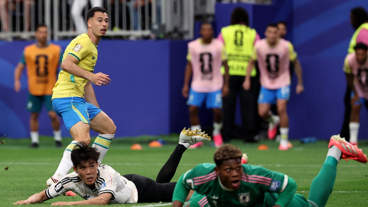 Martinelli firma el milagro de Brasil en el descuento tras remontar a Japón