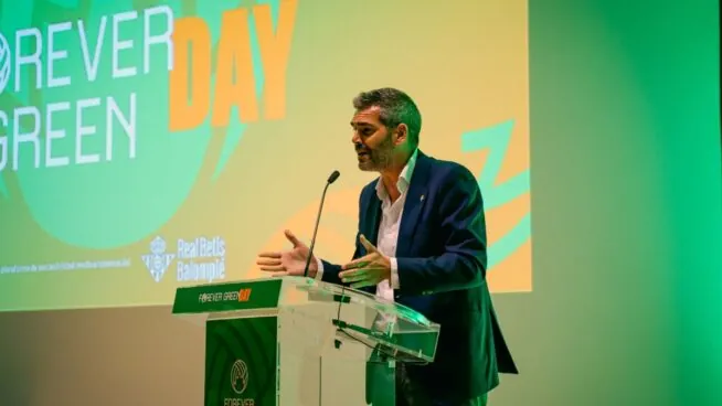 El Betis abrirá a los aficionados el diseño de la camiseta Forever Green 2026/27
