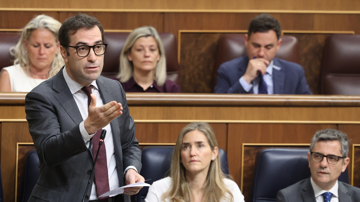 Cuerpo expresa su indignación y rabia ante los casos de corrupción que salpican al PSOE