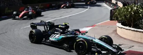 Alonso obra el milagro mientras que Antonelli se corona como rey en Mónaco tras un final loco
