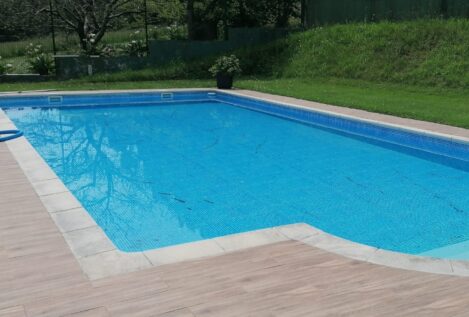 Muere un menor tras recibir una descarga eléctrica al salir de su piscina en Gelves (Sevilla)