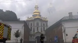 Cuatro muertos en un ataque de Rusia contra Kiev que causa un incendio en la catedral