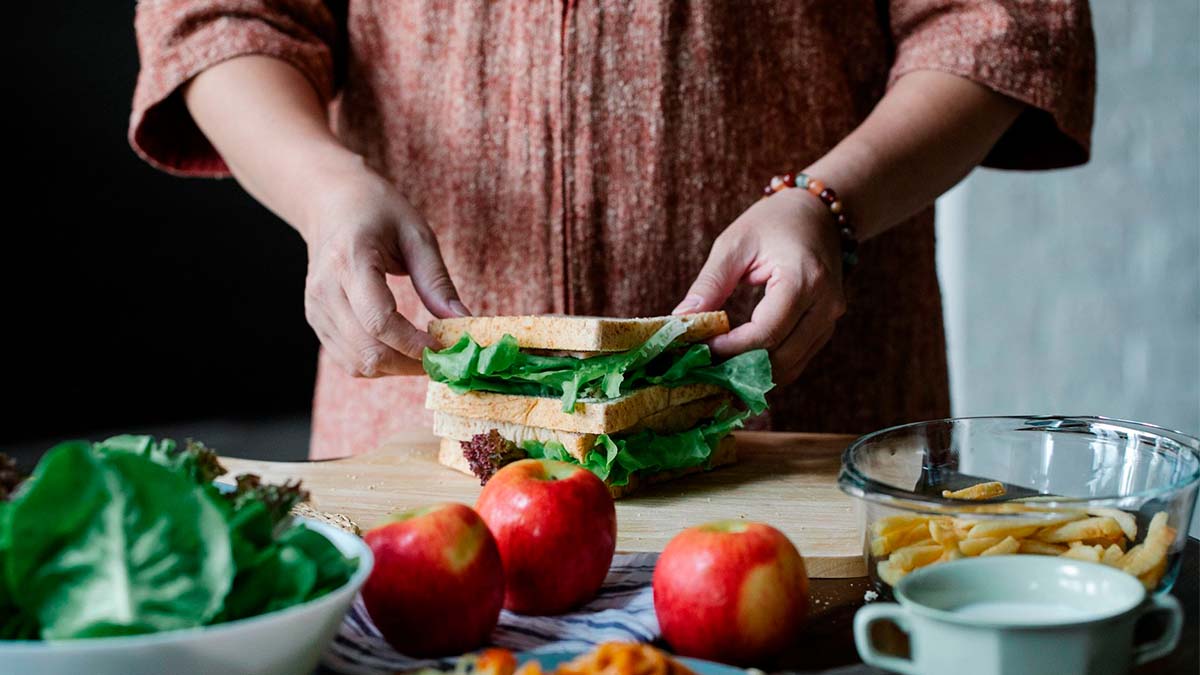 Sofía Martínez, nutricionista: «No se trata de prohibir la cena ni de vivir con culpa, sino de hacerla lo más temprano que puedas»