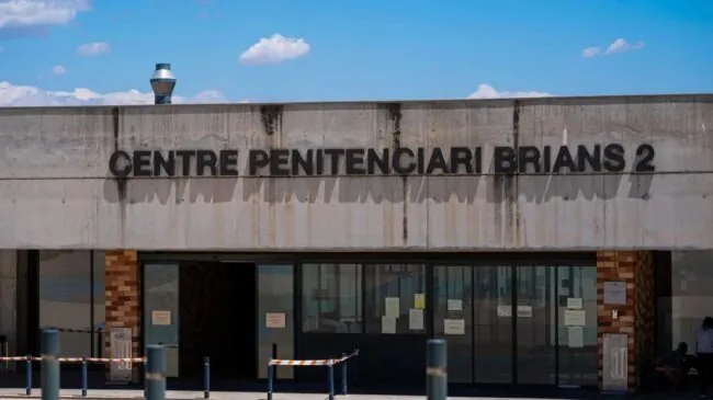'First dates' en las cárceles catalanas: líos con la monitora de teatro, 'sexting' con presos...