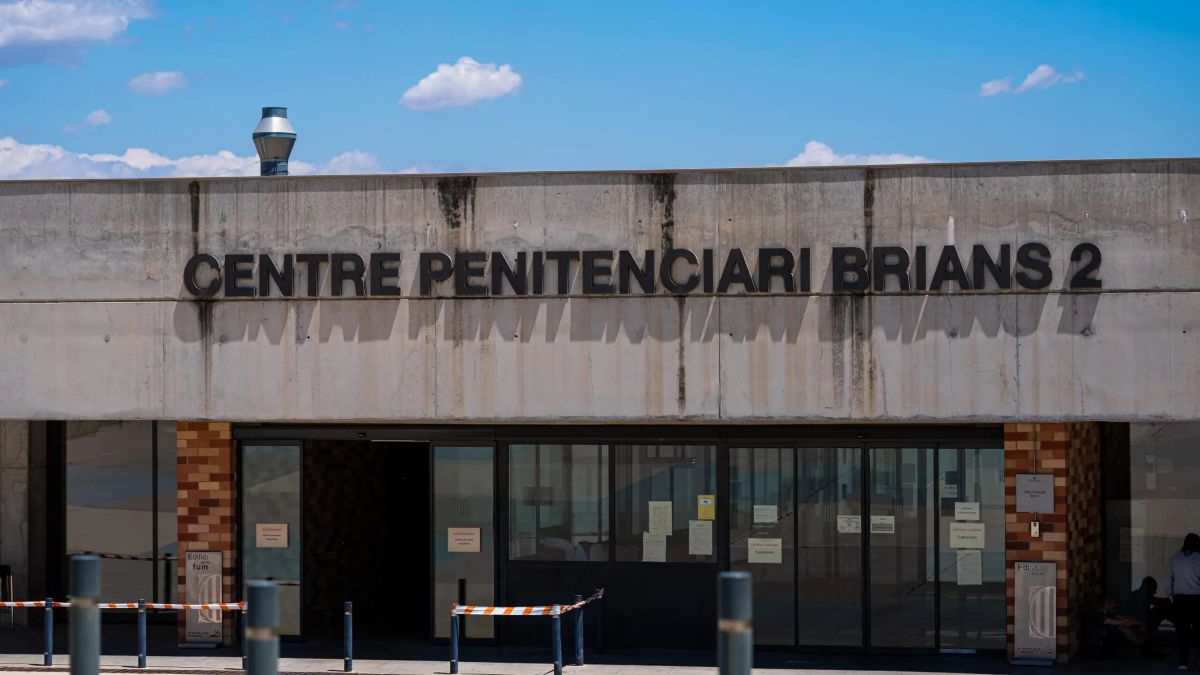 ‘First dates’ en las cárceles catalanas: líos con la monitora de teatro, ‘sexting’ con presos…
