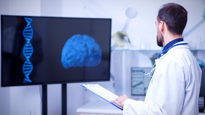 Leonardo Bello, neurólogo: «Hay cuatro cosas que sueles hacer y que son muy perjudiciales para tu cerebro: yo, como profesional, las evito»