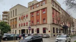 Detenida una profesora acusada de mantener una relación sentimental y sexual con un alumno