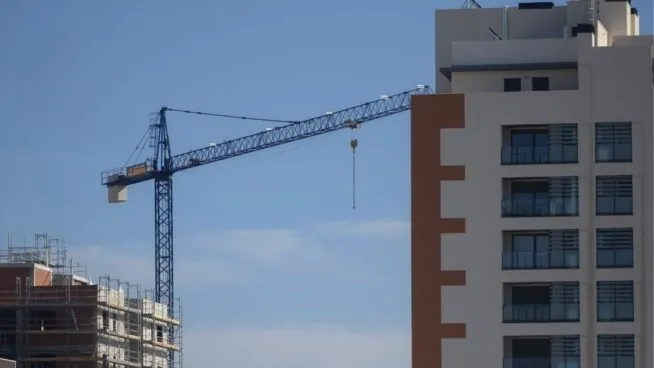 Madrid licitará parcelas para crear mil viviendas de alquiler asequible con opción a compra