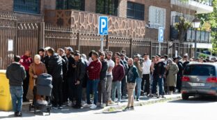 El Supremo plantea paralizar la regularización al entrar en conflicto con el derecho de la UE