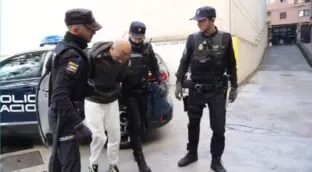 Interior instruye a la Policía para que dé más credibilidad a las mujeres que a los hombres