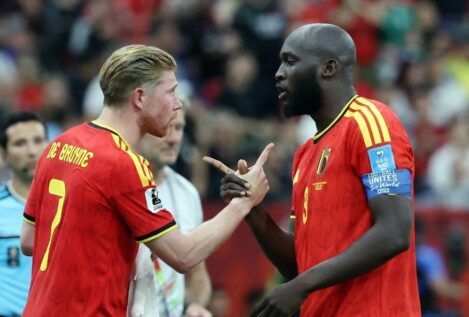 Bélgica golea a Nueva Zelanda para ser primera