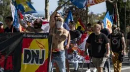 Cuatro mossos heridos por impedir choques de neonazis y antifascistas en Barcelona