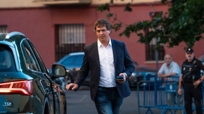 Manos Limpias concluye que la contratación de David Sánchez fue «una grosera ilegalidad»