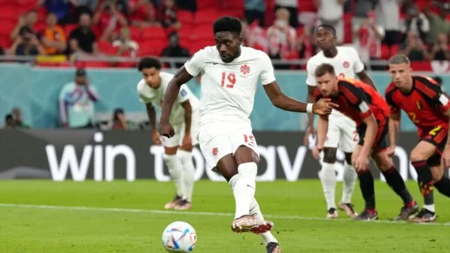 La historia de Alphonso Davies: de un campo de refugiados a liderar a Canadá en el Mundial