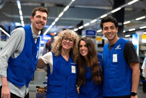 Decathlon premia a su plantilla: 50 millones en incentivos y un 64% de empleados accionistas