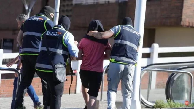 Insultan a policías y ertzainas en el registro de un detenido por su relación con Hezbolá