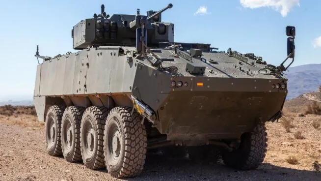 Indra expone el blindado 8x8 Dragón en la principal feria de defensa terrestre europea