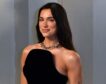 Del 'Cuento de la criada' a 'Cien años de soledad': la biblioteca de libros prohibidos que ha abierto Dua Lipa para «desafiar la censura y el poder»