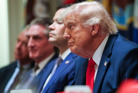 Trump pide calma tras el ataque de Israel en Beirut: está «muy cerca» de pactar con Irán