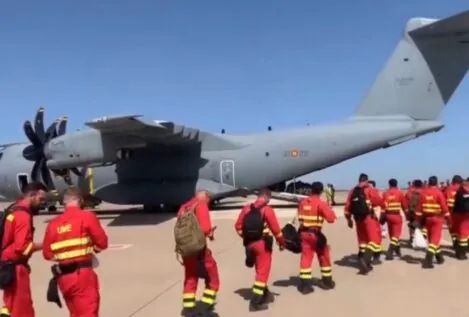El Gobierno prepara el envío de un avión con 54 rescatistas de la UME a Venezuela