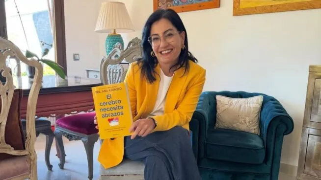 Ana Asensio, psicóloga: «Si quieres que tu cerebro mantenga su equilibrio emocional, por cada pensamiento negativo de 24 horas incorpora tres positivos»