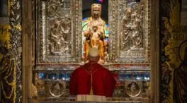 El Papa se pone «a los pies de 'La Moreneta'» y pide en catalán vencer la «división»