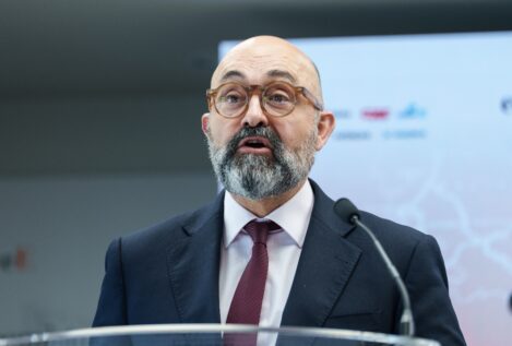 La empresa pública ADIF se niega a aclarar en qué medios invierte su publicidad