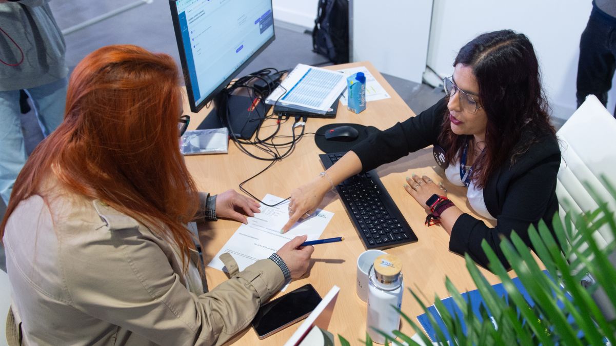 La batalla laboral: empresas que seleccionan con IA y candidatos que se entrenan con ella