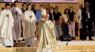 El Papa invita a miles de jóvenes a «no tener miedo» en una emotiva Vigilia de Oración