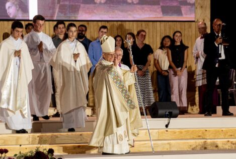 El Papa invita a miles de jóvenes a «no tener miedo» en una emotiva Vigilia de Oración