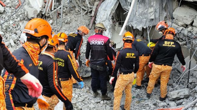 Al menos 21 muertos por el derrumbe de un edificio en construcción en Filipinas