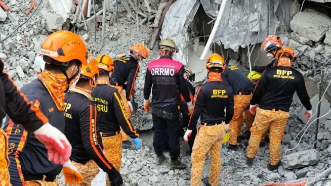 Al menos 21 muertos por el derrumbe de un edificio en construcción en Filipinas