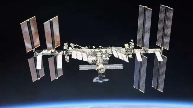 Una fuga en la Estación Espacial Internacional obliga a los astronautas a huir en una cápsula