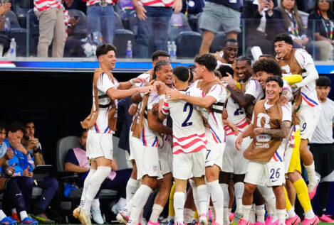 Estados Unidos pasa por encima de Paraguay en su estreno en el Mundial