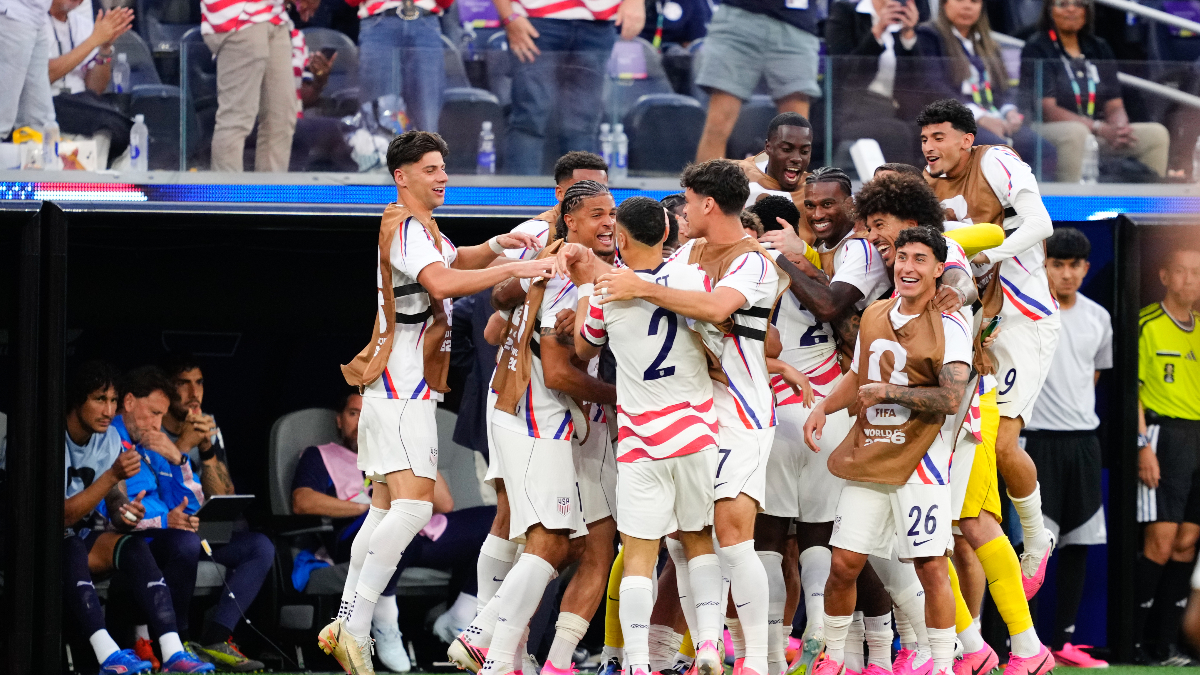 Estados Unidos pasa por encima de Paraguay en su estreno en el Mundial