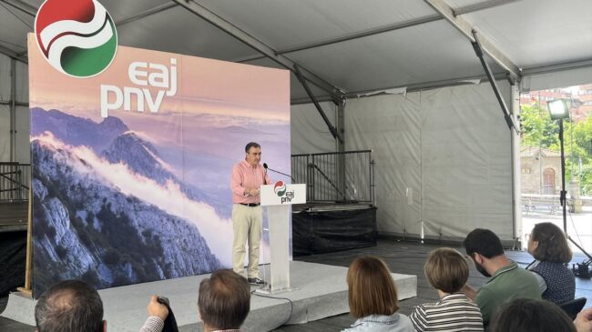 Aitor Esteban pide a Arnaldo Otegi que haga «menos antifascismo de mitin y más de país»